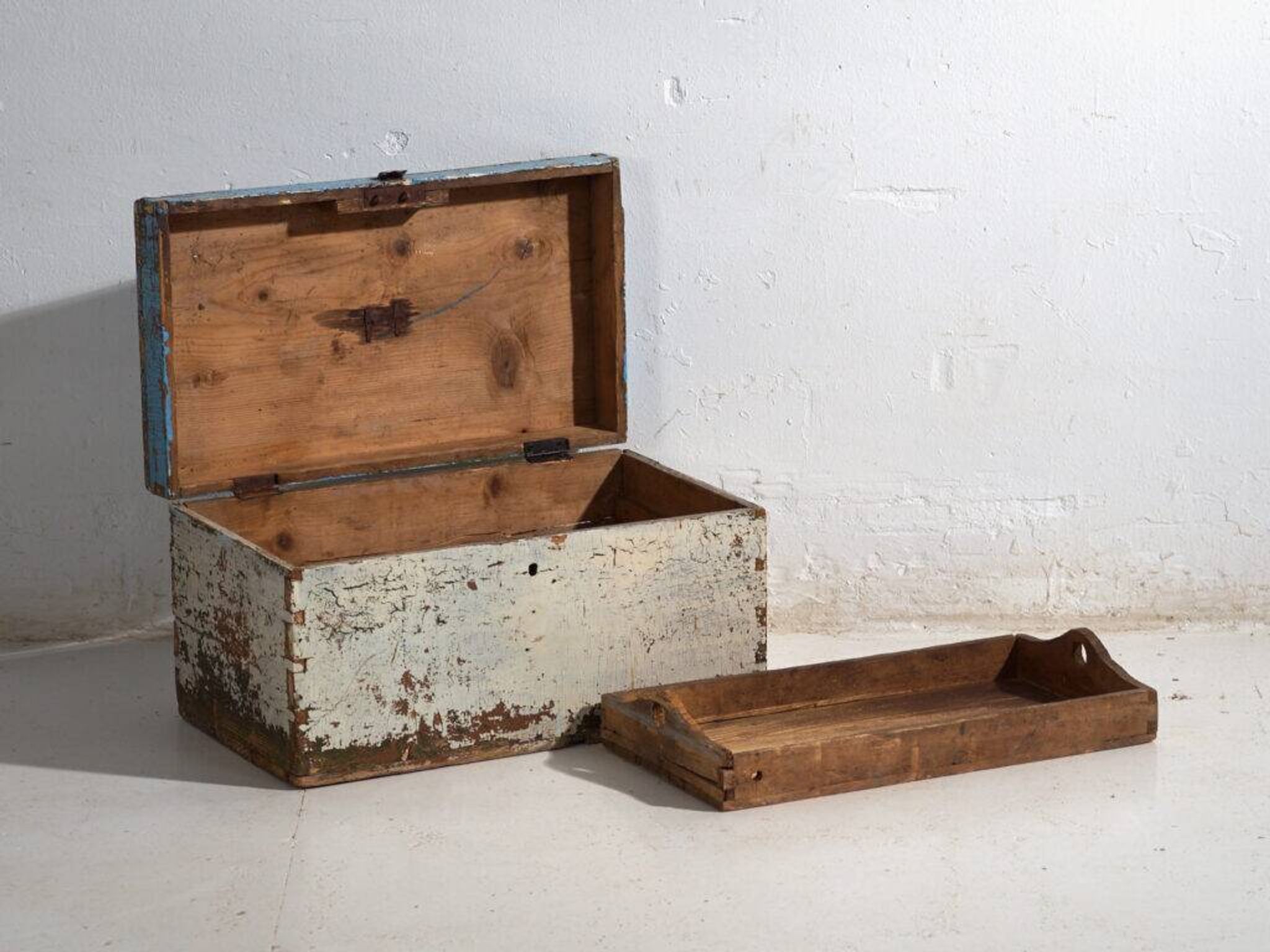 Small antique painted pine chest – Poland, around 1930