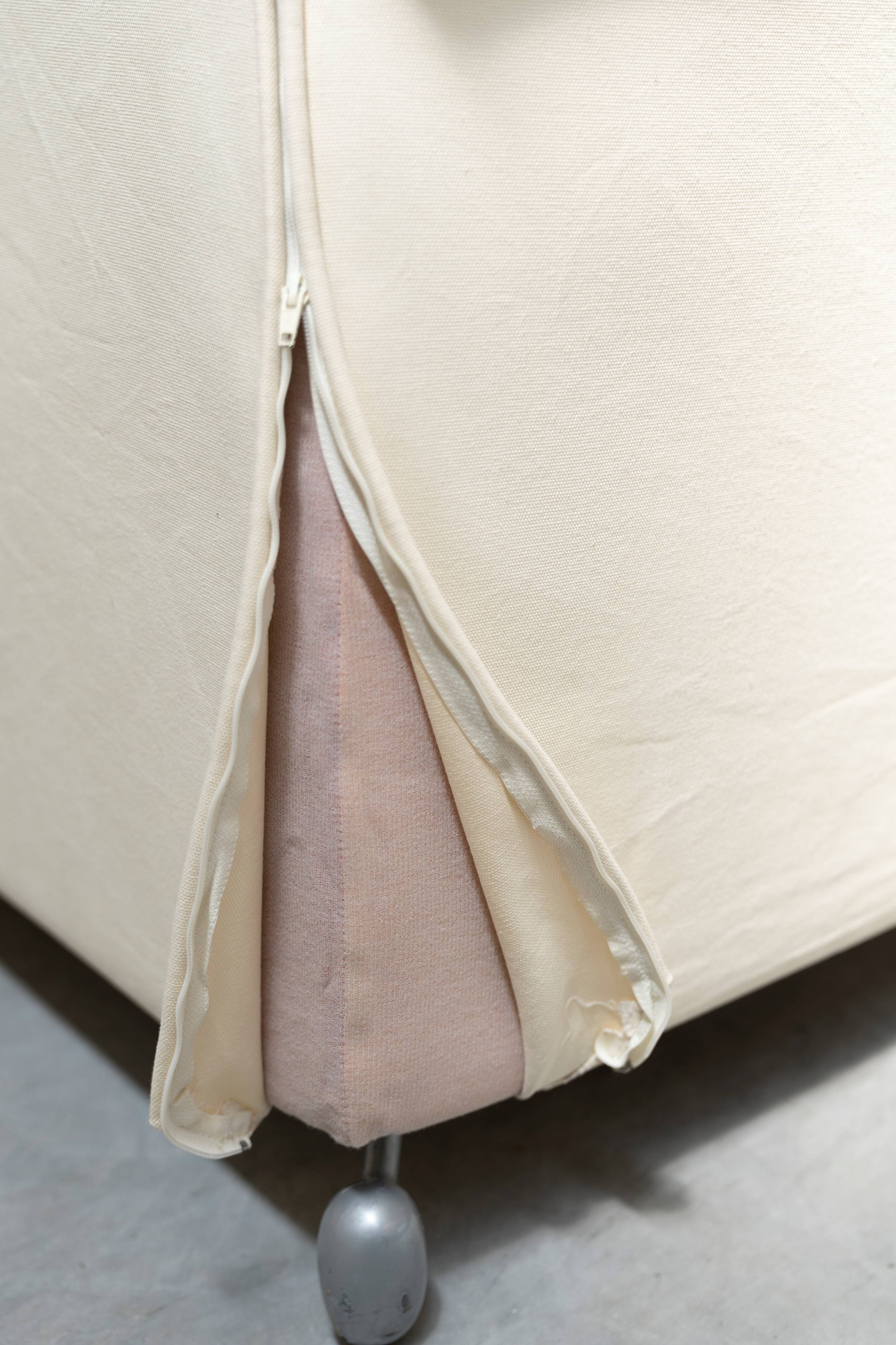 White sofa 2 places Molteni