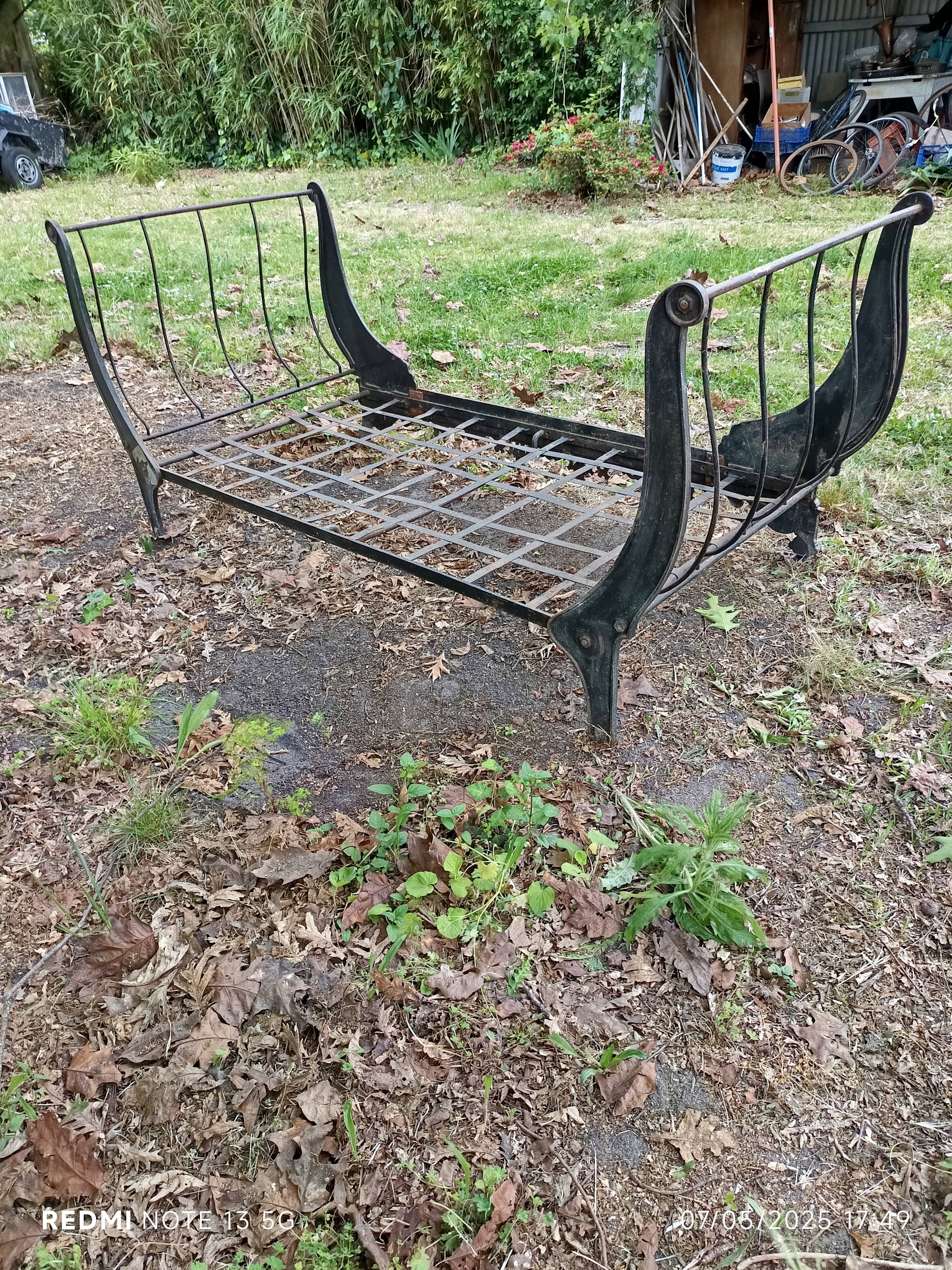 Bench, cast iron daybed, late 19th - early 20th century