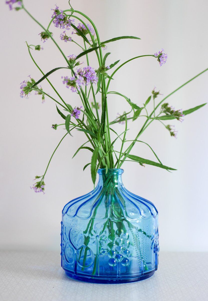 Finnish art glass Flora vase by Toikka for Nuutajärvi