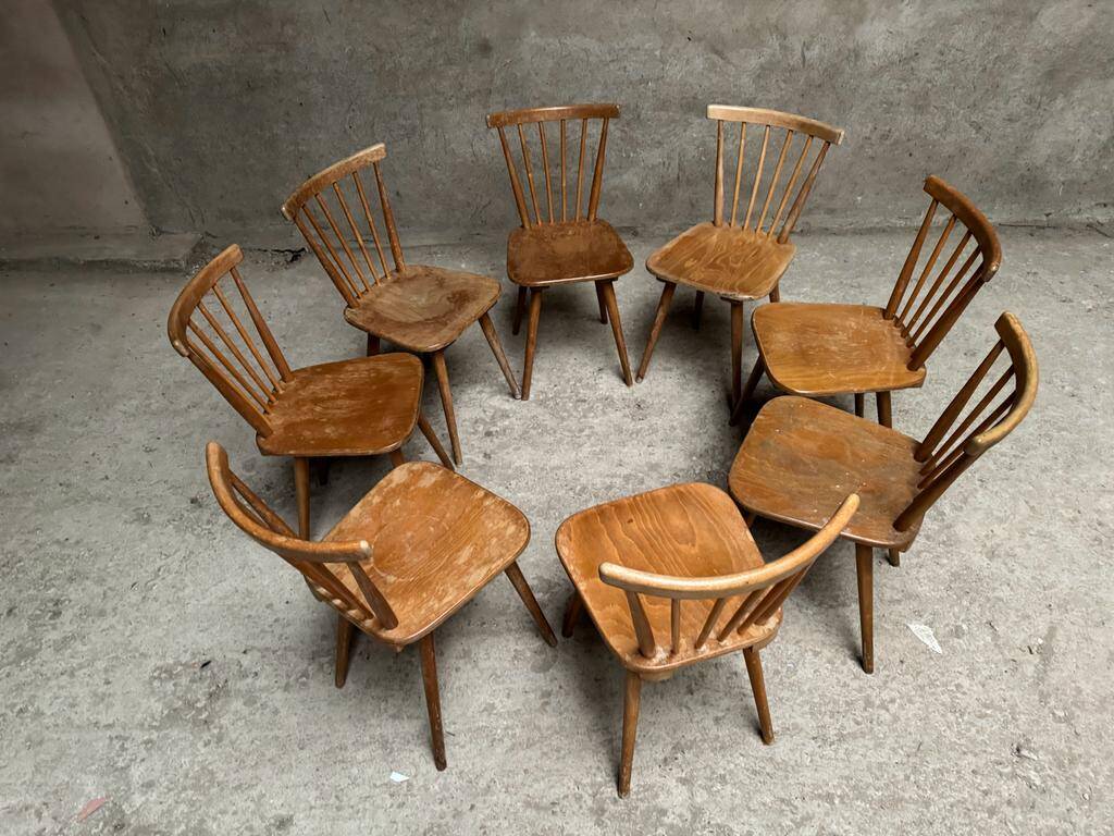Set of 8 old Scandinavian dlg bistro chairs in wood with curved back and bars