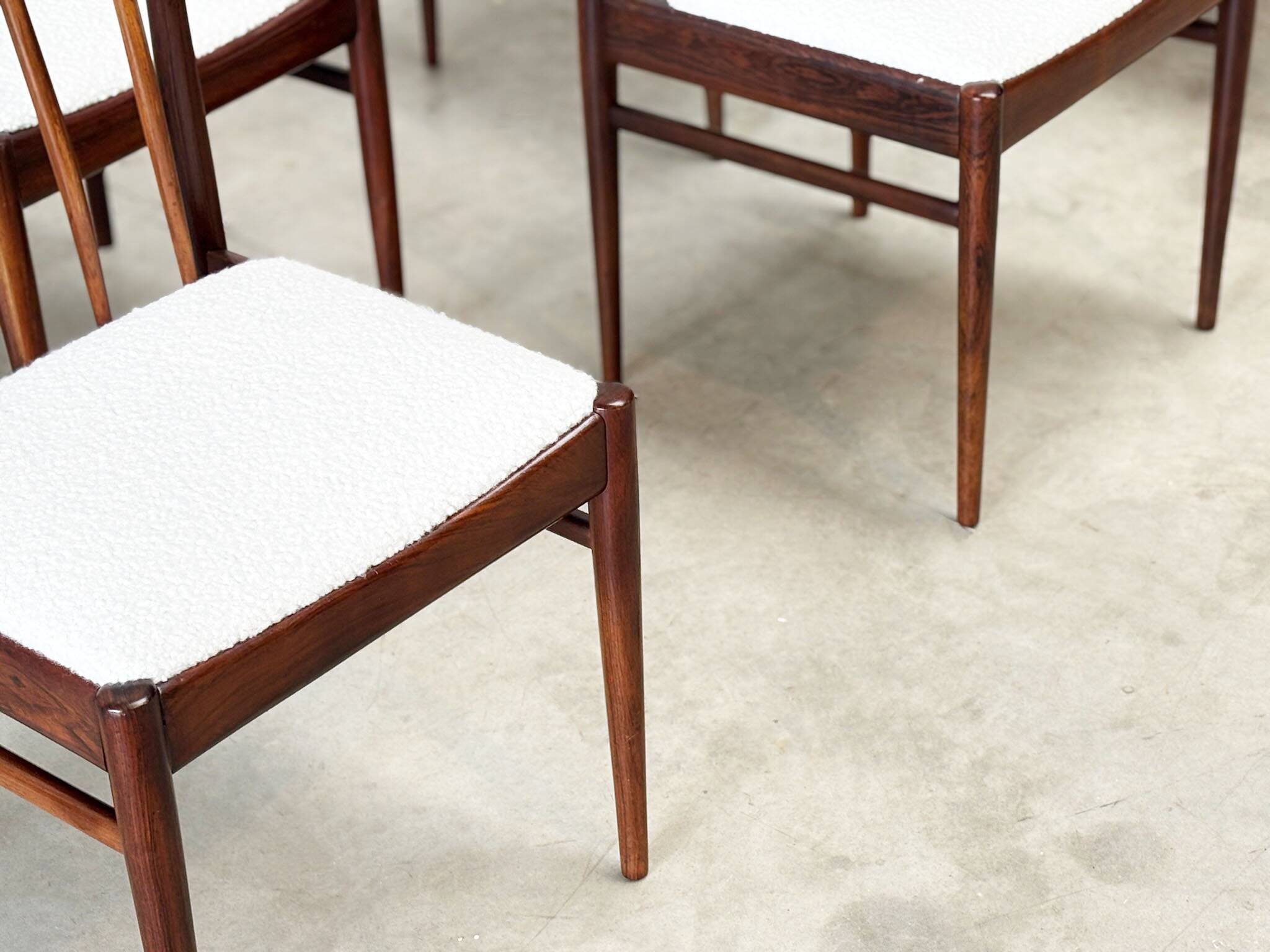 Ensemble de six chaises de salle à manger en palissandre AWA