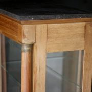 Empire display cabinet in mahogany (late 19th century). In beautiful condition.