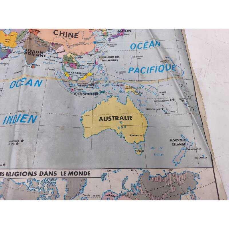 Laminated world map by P. Serryn 1972
