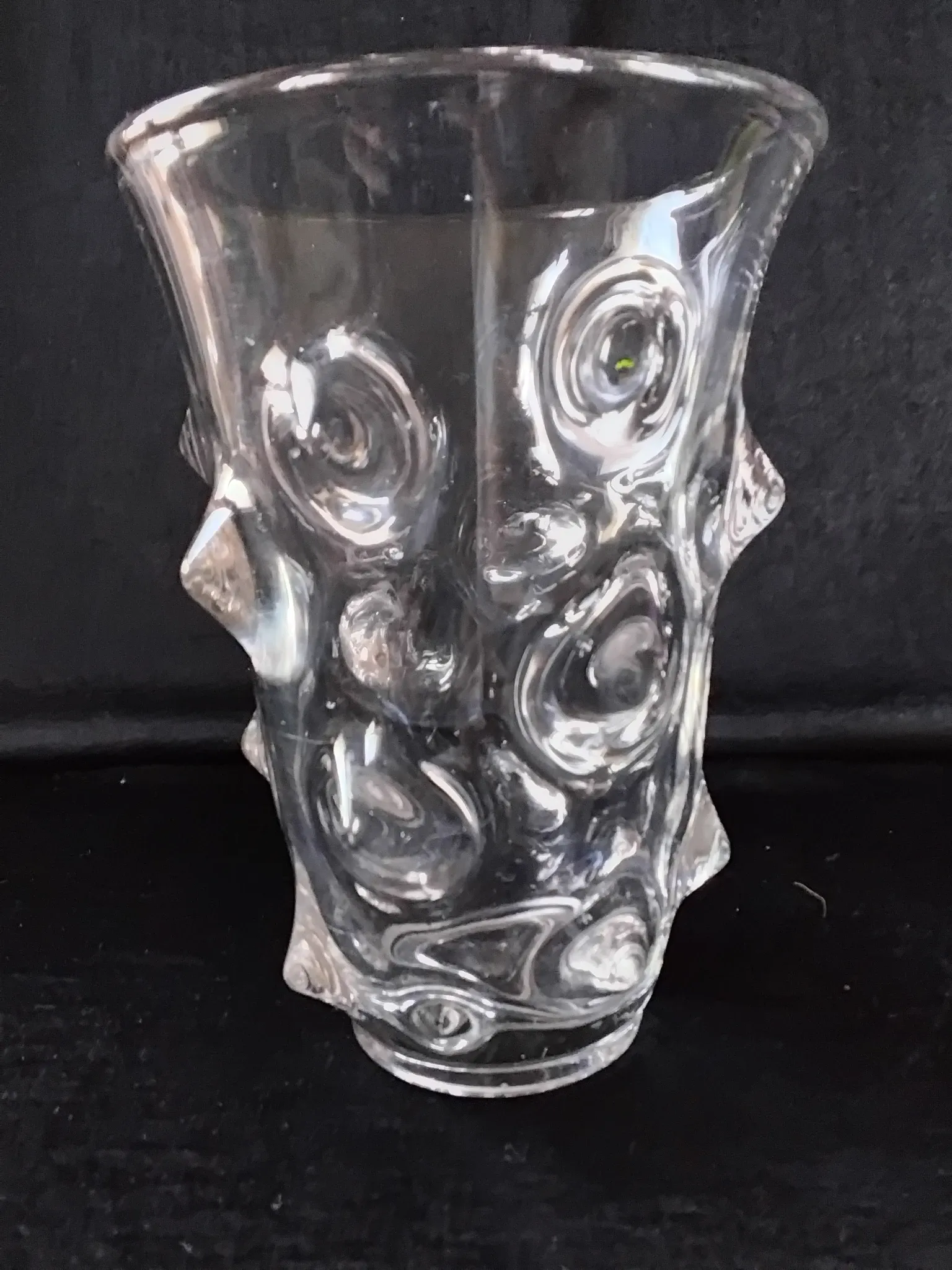 Crystal vase with a peak decoration from the 1960s-1970s.