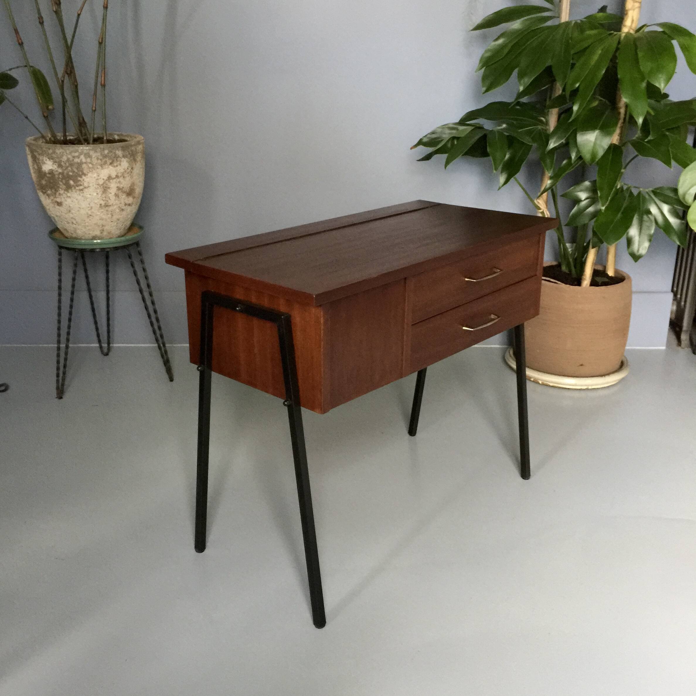 Travailleuse moderniste / boîte à couture 1960