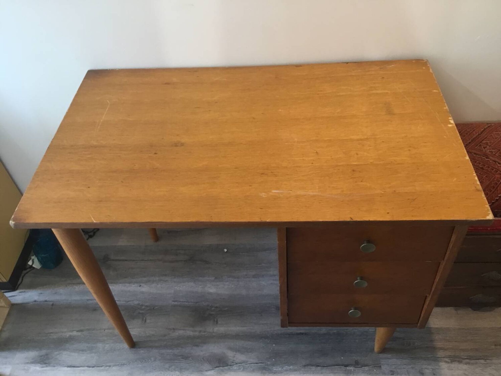 Bureau scandinave années 60 pieds compas