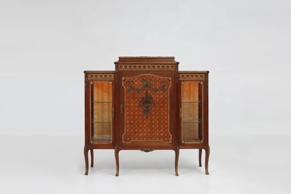 Rare vitrine Louis XVI en marqueterie avec lumière, France ca. 1850