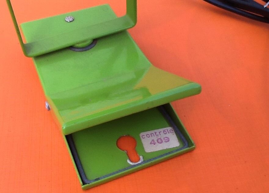 70s Spot metal "Lita" with pliers with switch Green Apple