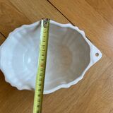 Ceramic cake mold with lemon decoration