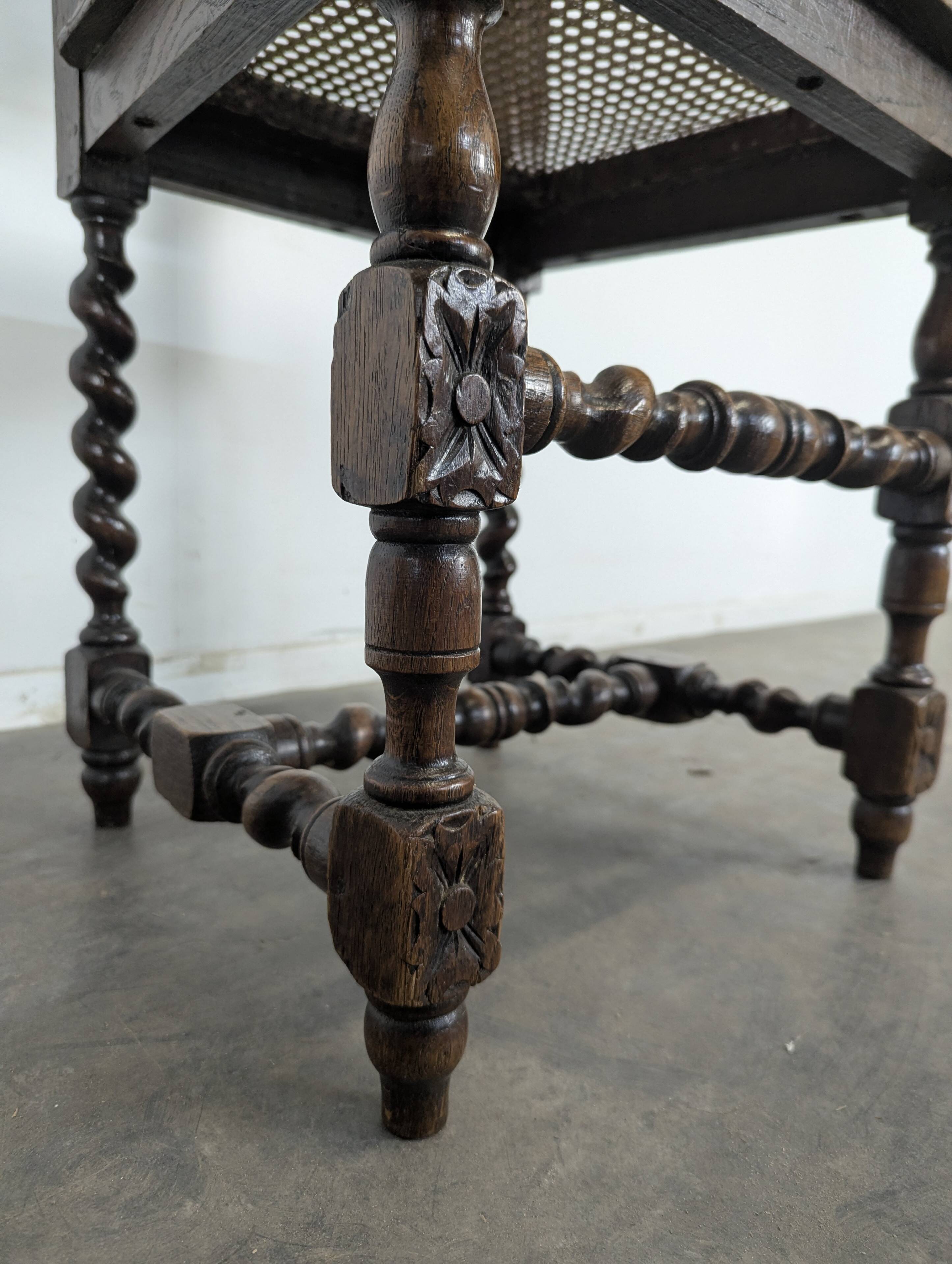 Set of 4 Louis XIII chairs