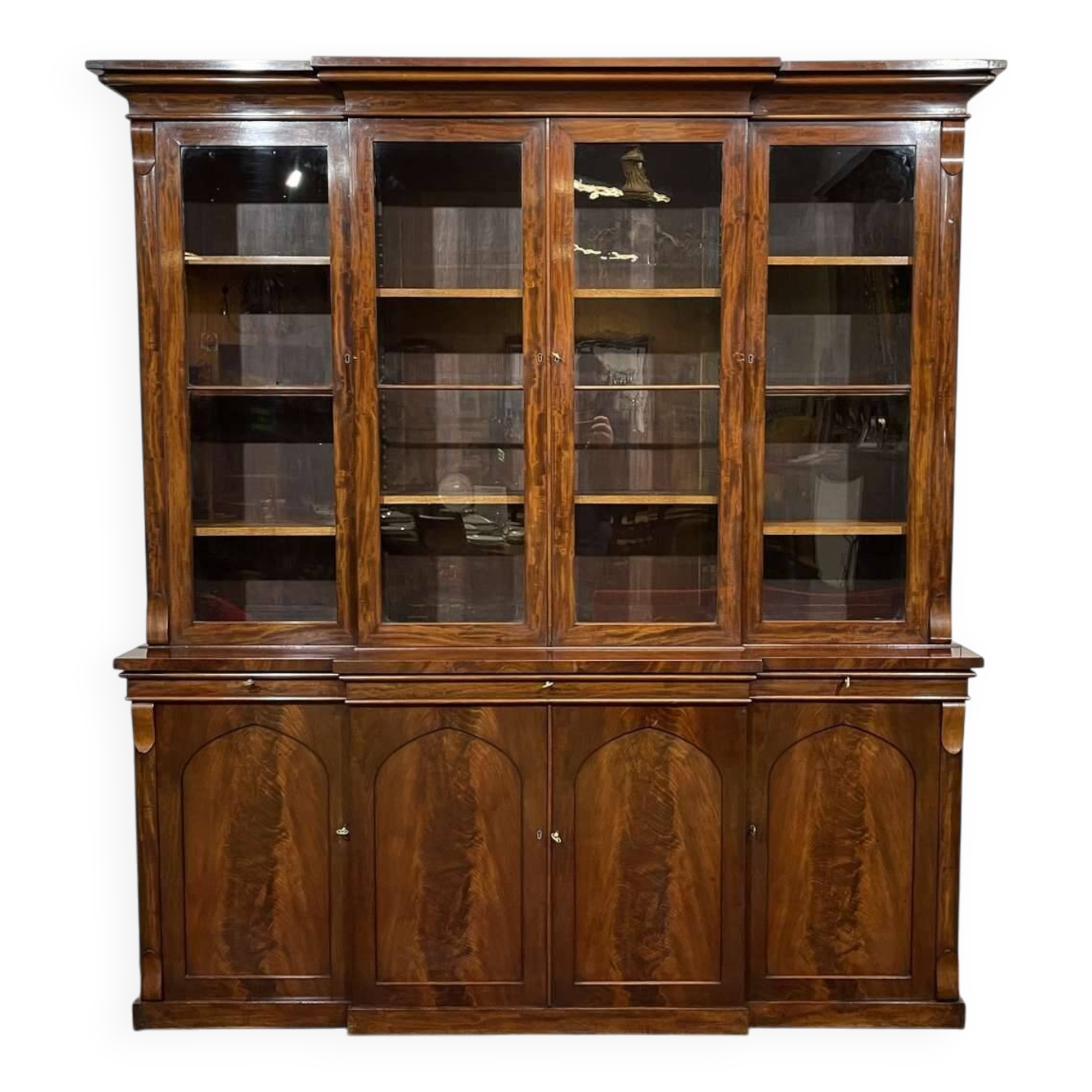 Victorian library with 8 doors, 19th century in mahogany.