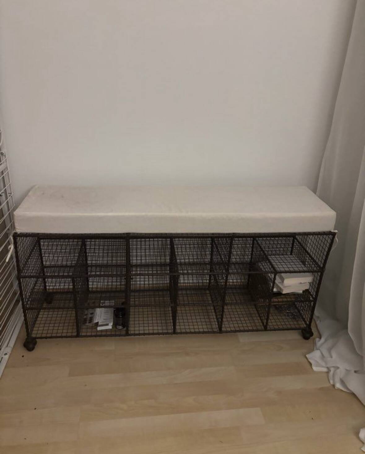 Industrial shoe cabinet