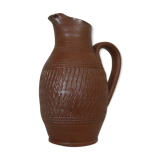 Berry sandstone pitcher