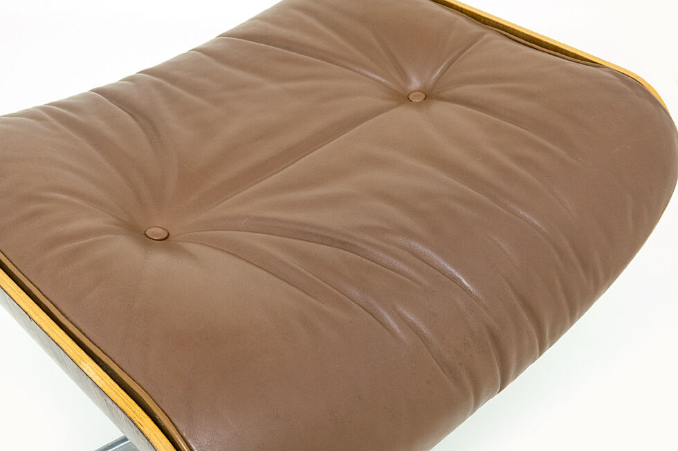 Lounge chair and ottoman leather and bentwood 60/70