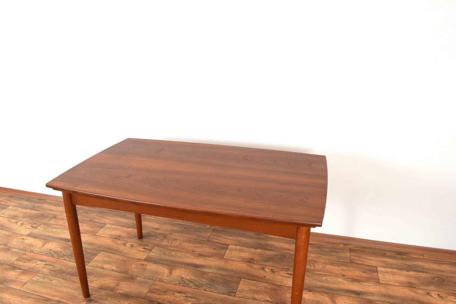 Mid-century Danish teak extendable dining table, 1960s.