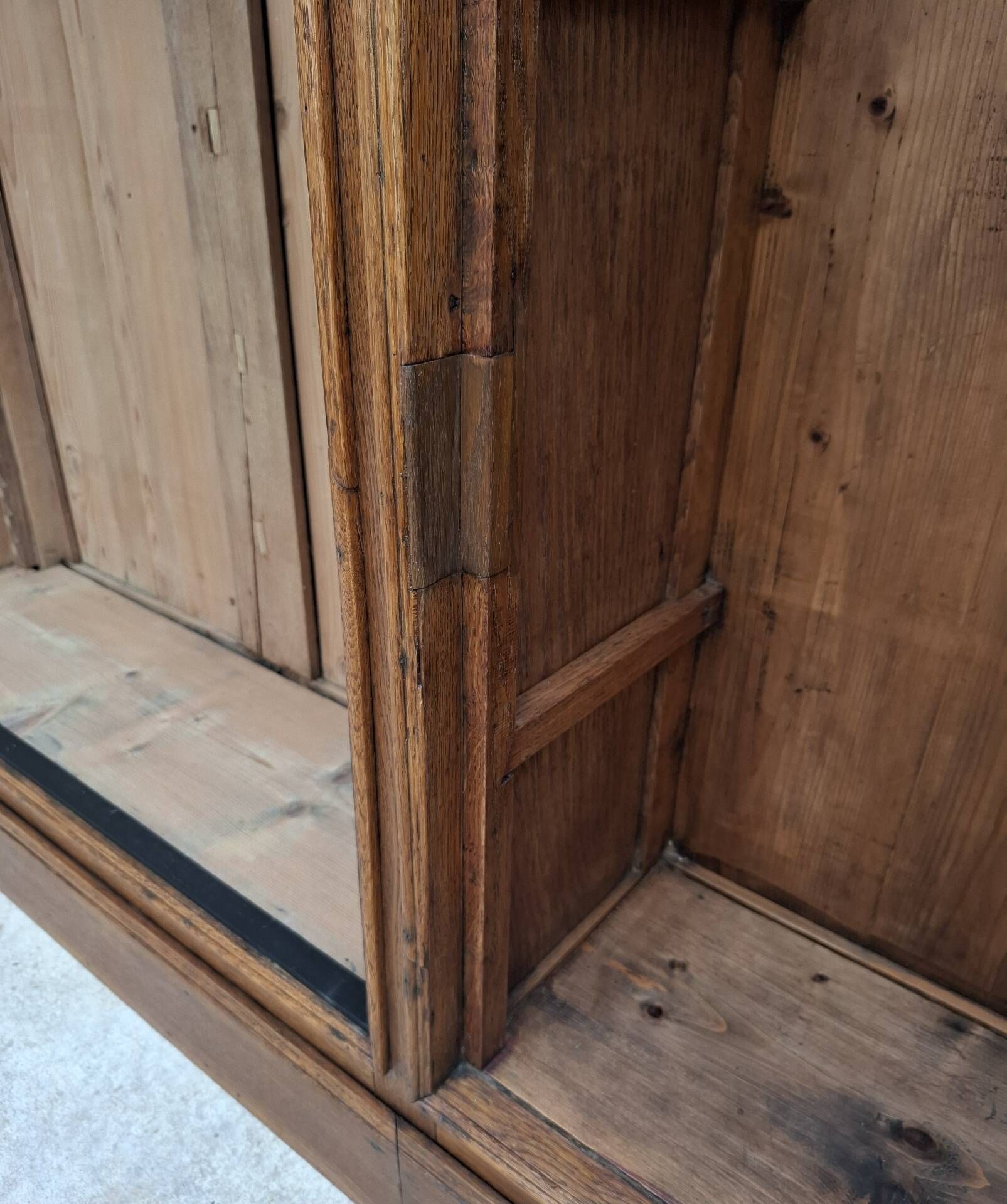 Oak display cabinet 237 cm
