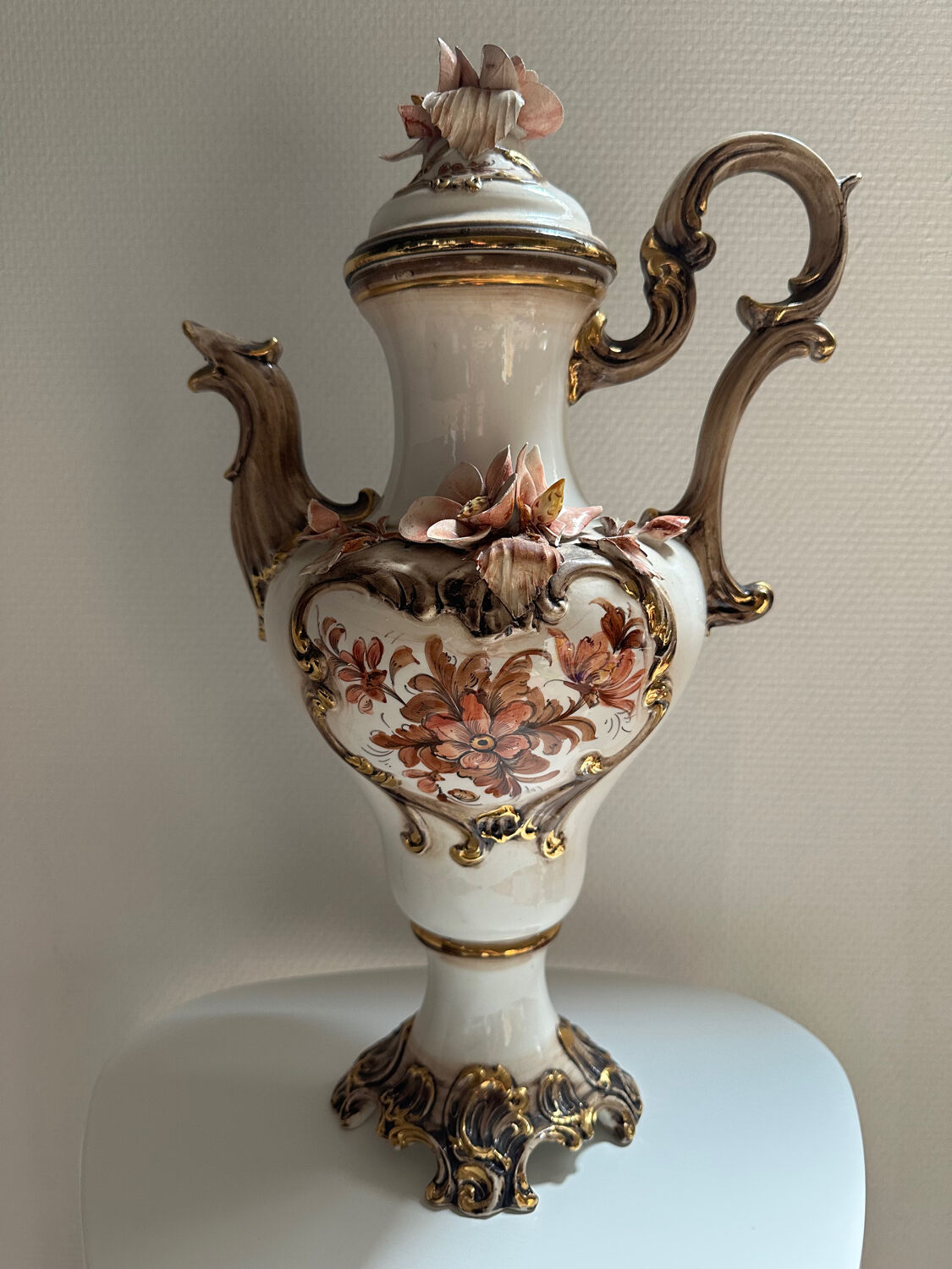 Bassano porcelain vase