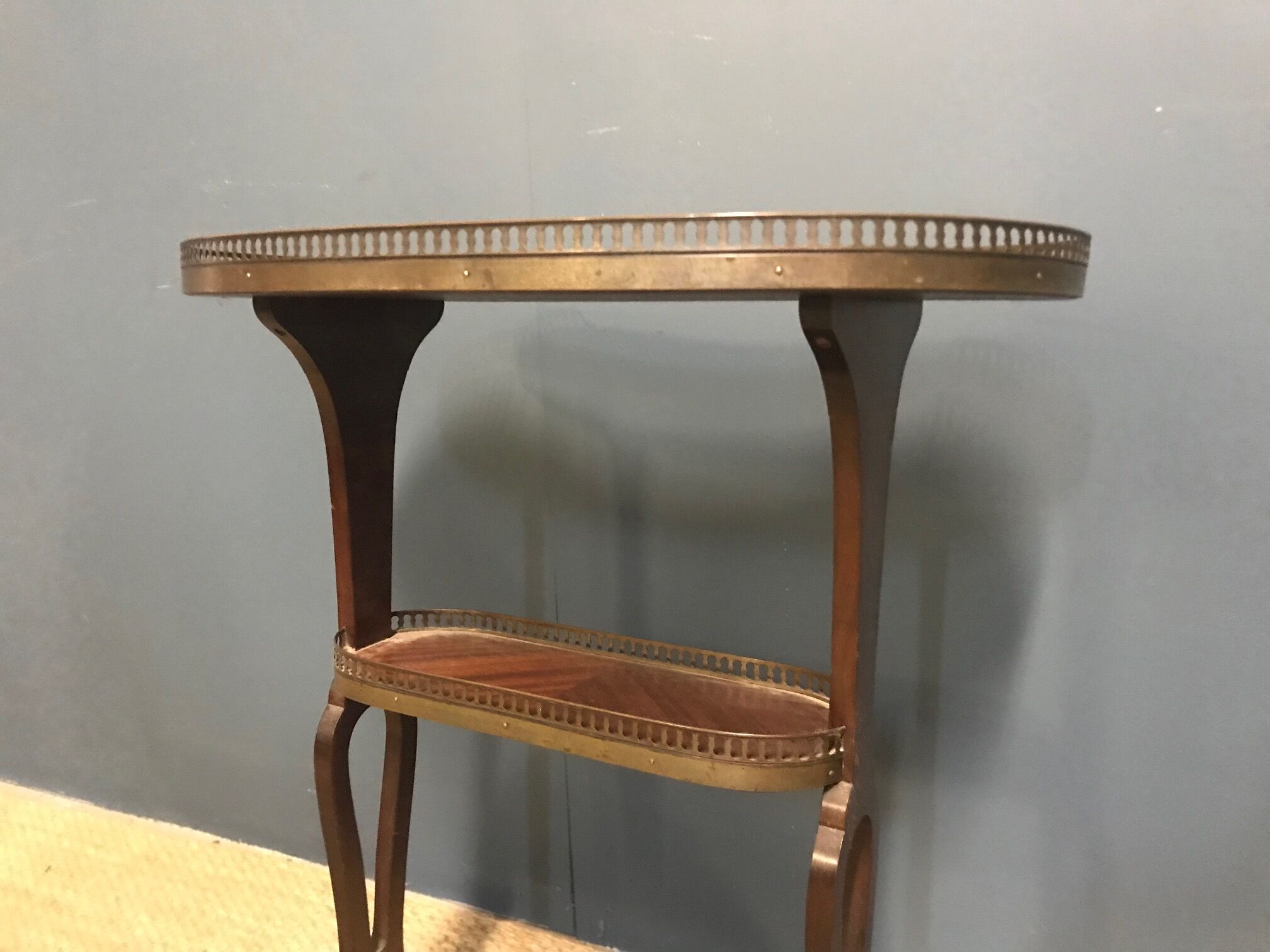 Mahogany gallery kidney table