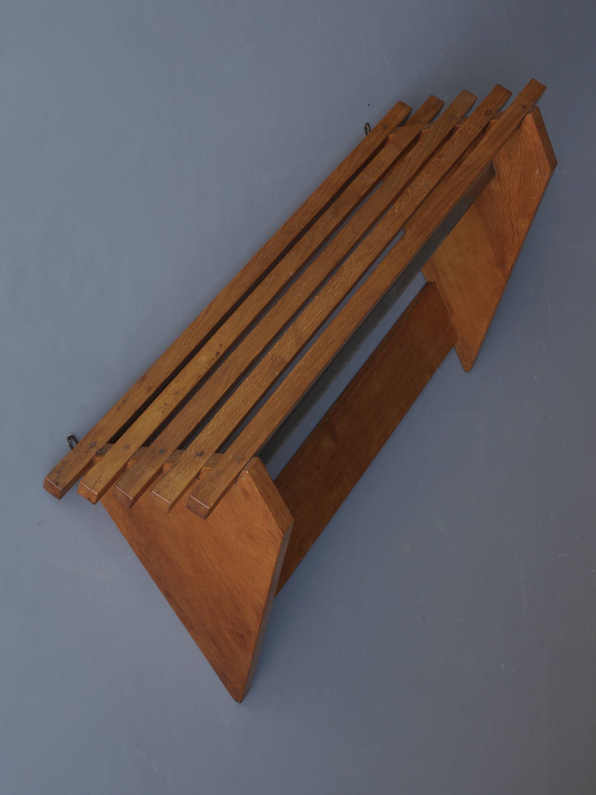Porte-manteau moderniste hollandais en chêne. années 1930
