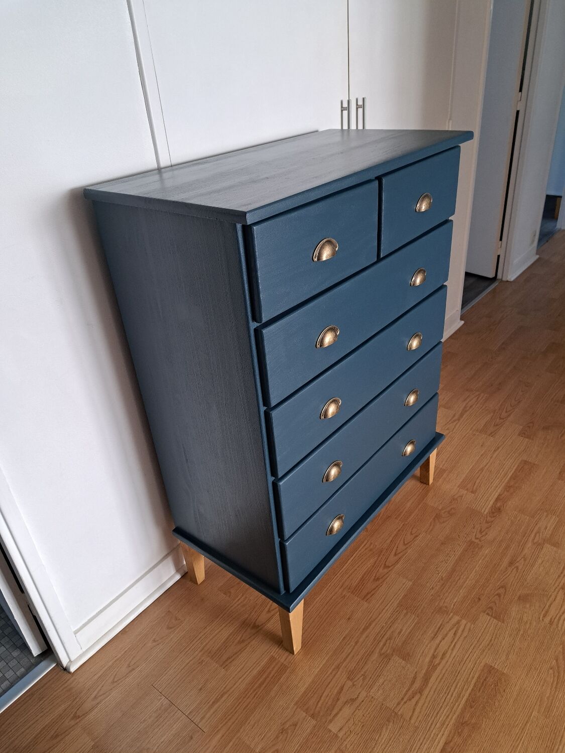 Rød Sødgren chest of drawers blue glove 4