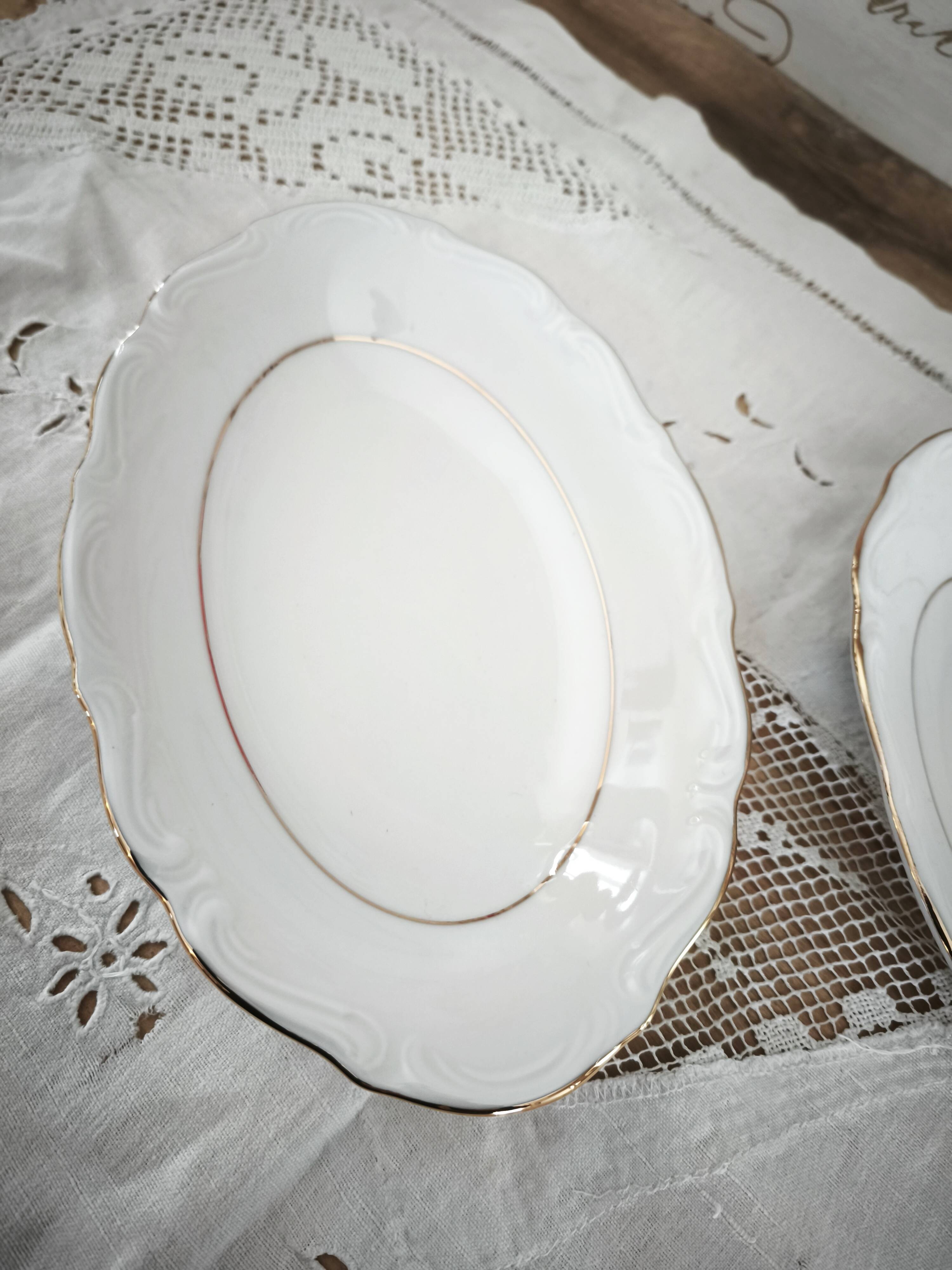 2 porcelain dishes Manufacture double gold line hand-painted