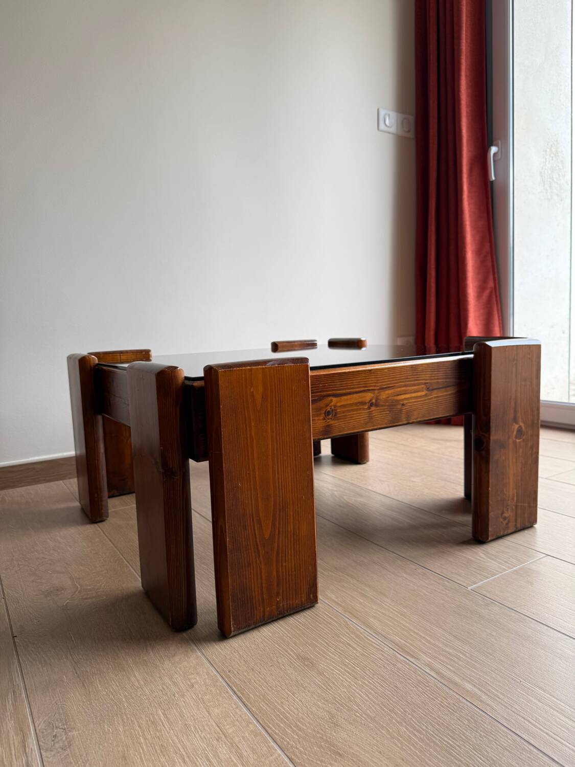 Square coffee table in solid wood and smoked glass – 70s