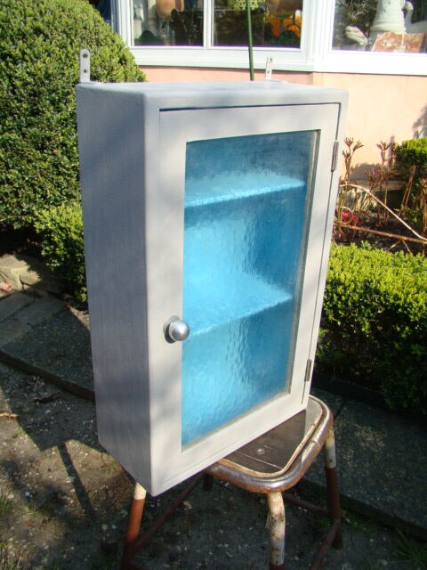 Armoire pharmacie ancienne Selency