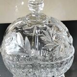 Large candy box in cut Bohemian crystal. Floral/Star motifs
