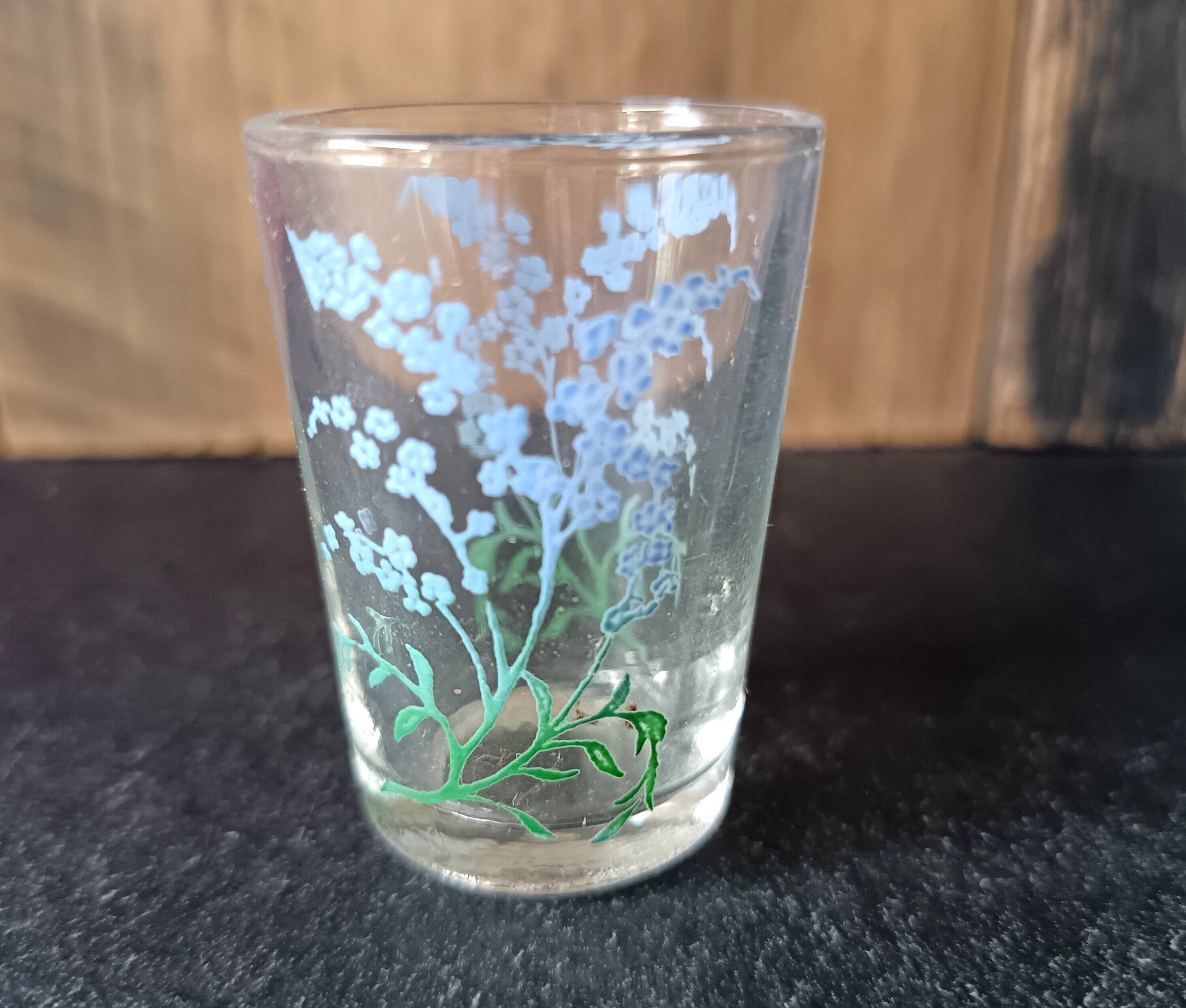 9 small vintage silkscreened blue flower pattern glasses from 1940/50