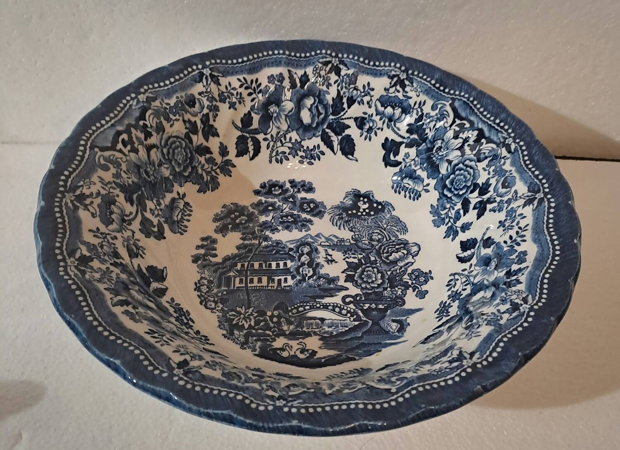 Saladier Anglais Churchill Staffordshire