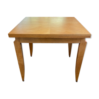 Extendable oak table