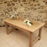 Farm table