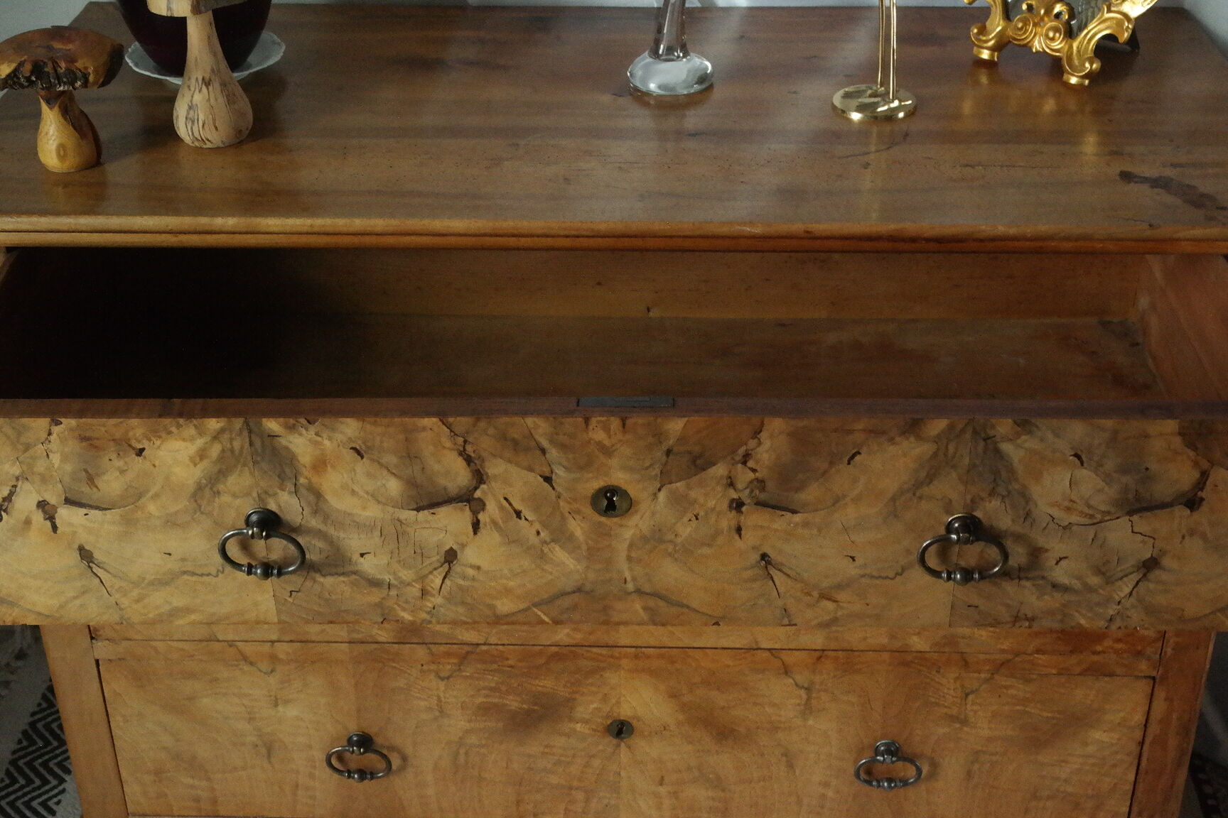 Louis Philippe style chest of drawers in light walnut, 20th century