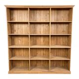 Armoire de rangement en bois de pin