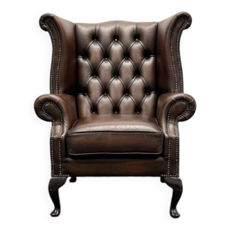 Fauteuil à oreilles Chesterfield en cuir marron