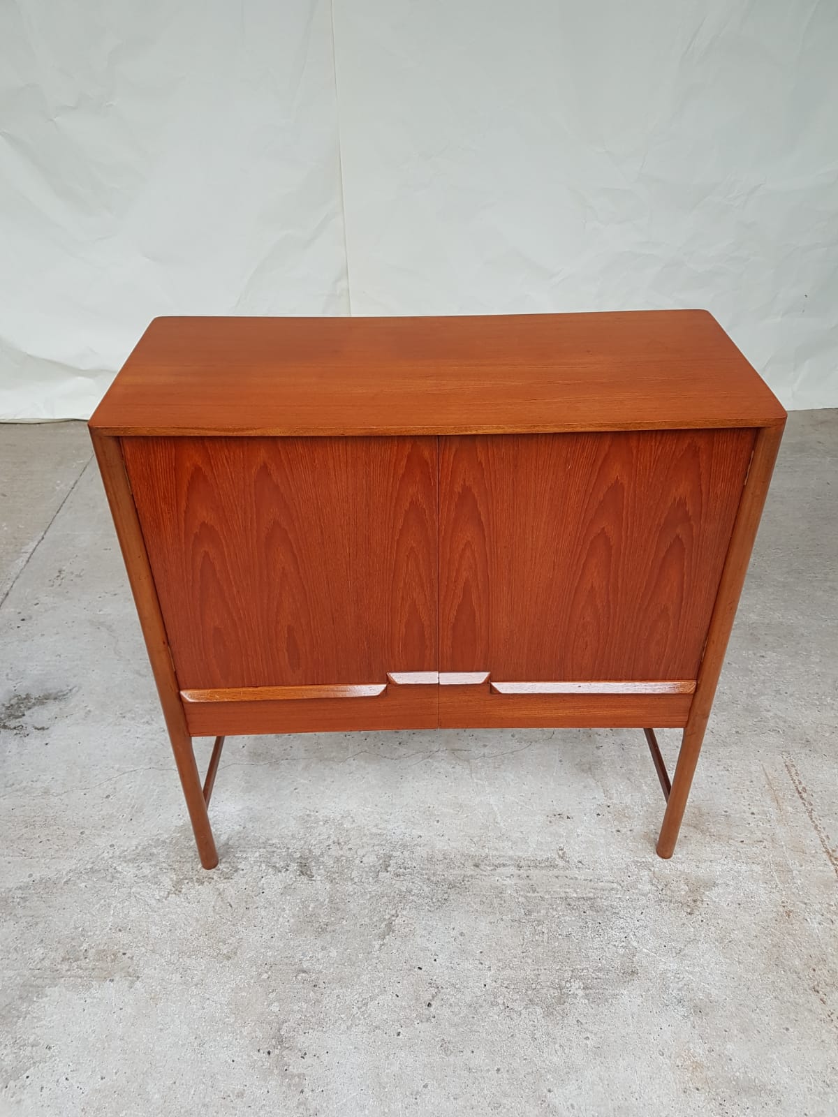 Md century Mcintosh bar cabinet