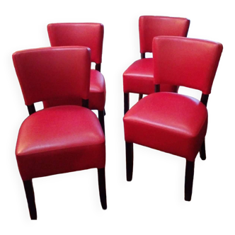 4 chaises rouges