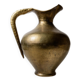 Vintage brass vase from the 1940s, hand-hammered metal, amphora shape, Italian design from the 1940s.