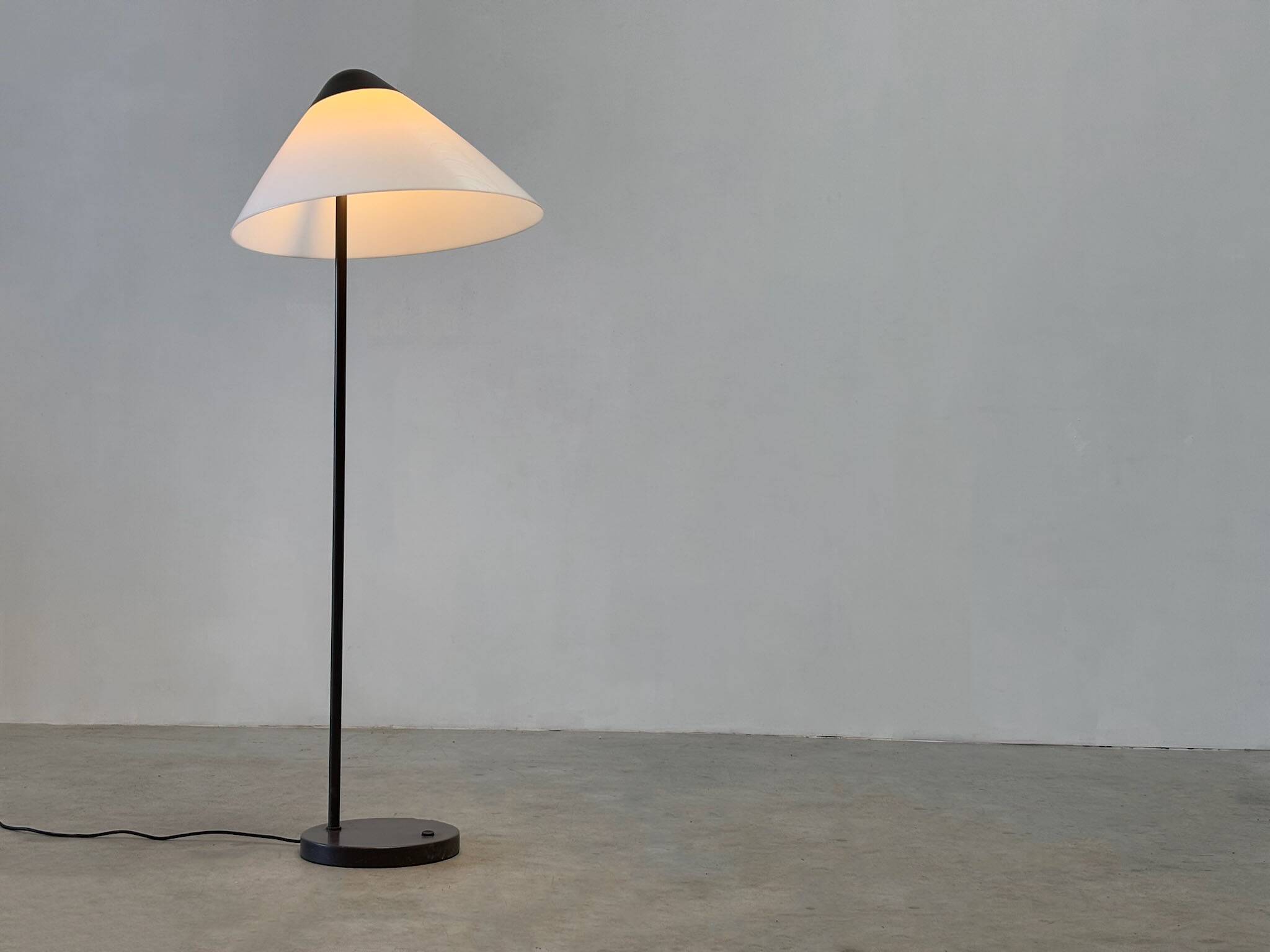 Hans Wegner Opala floor lamp for Louis Poulsen