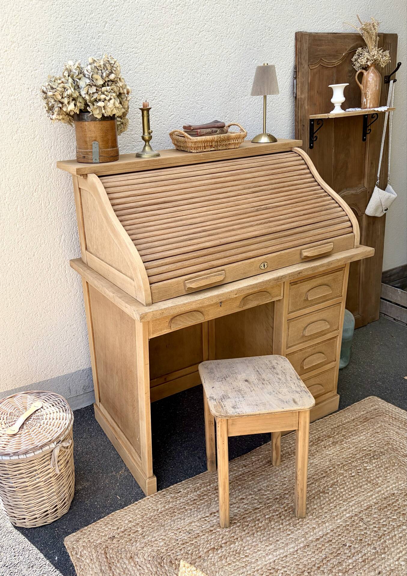 Curtain desk