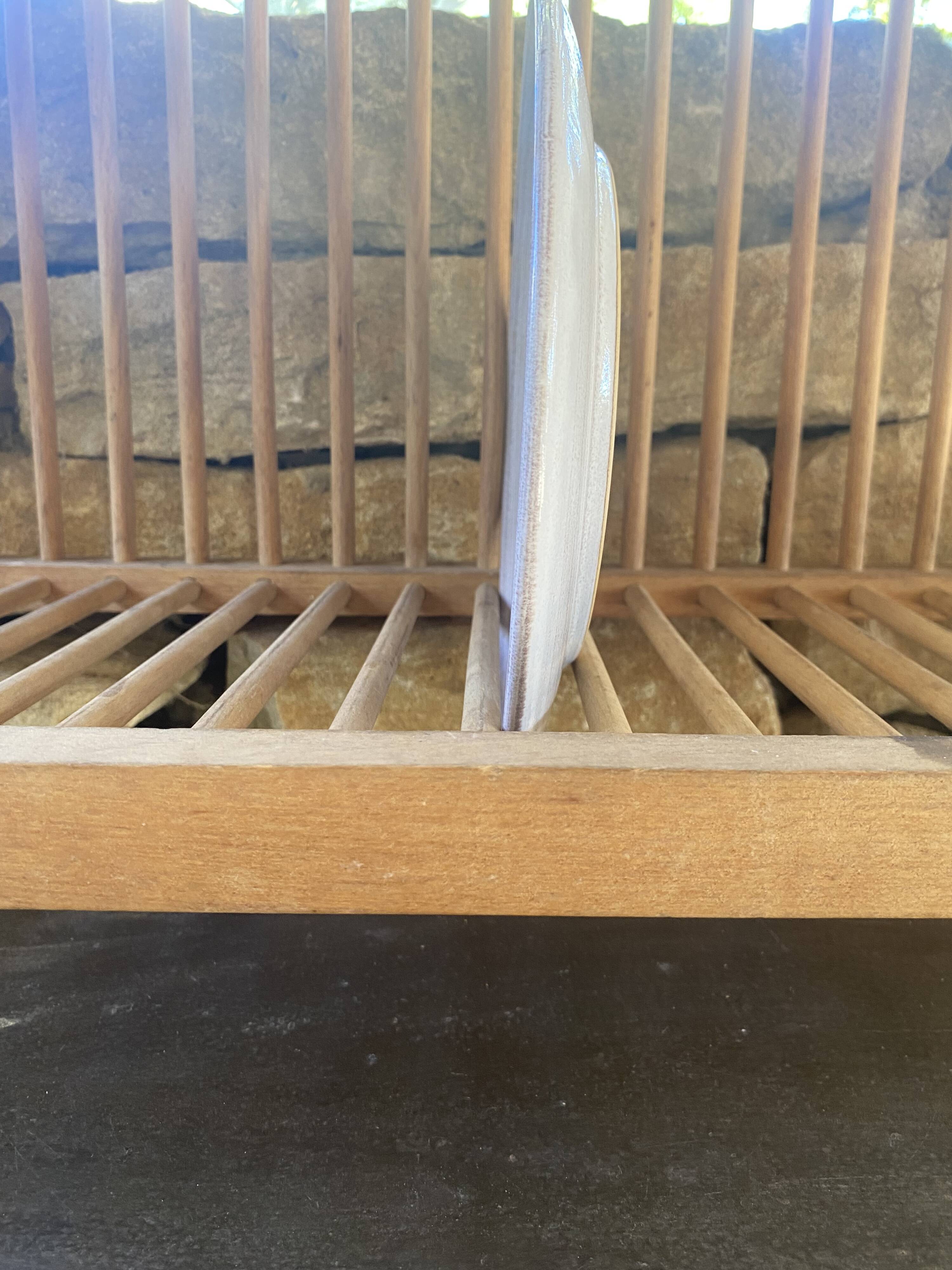 Plate holder wall shelf