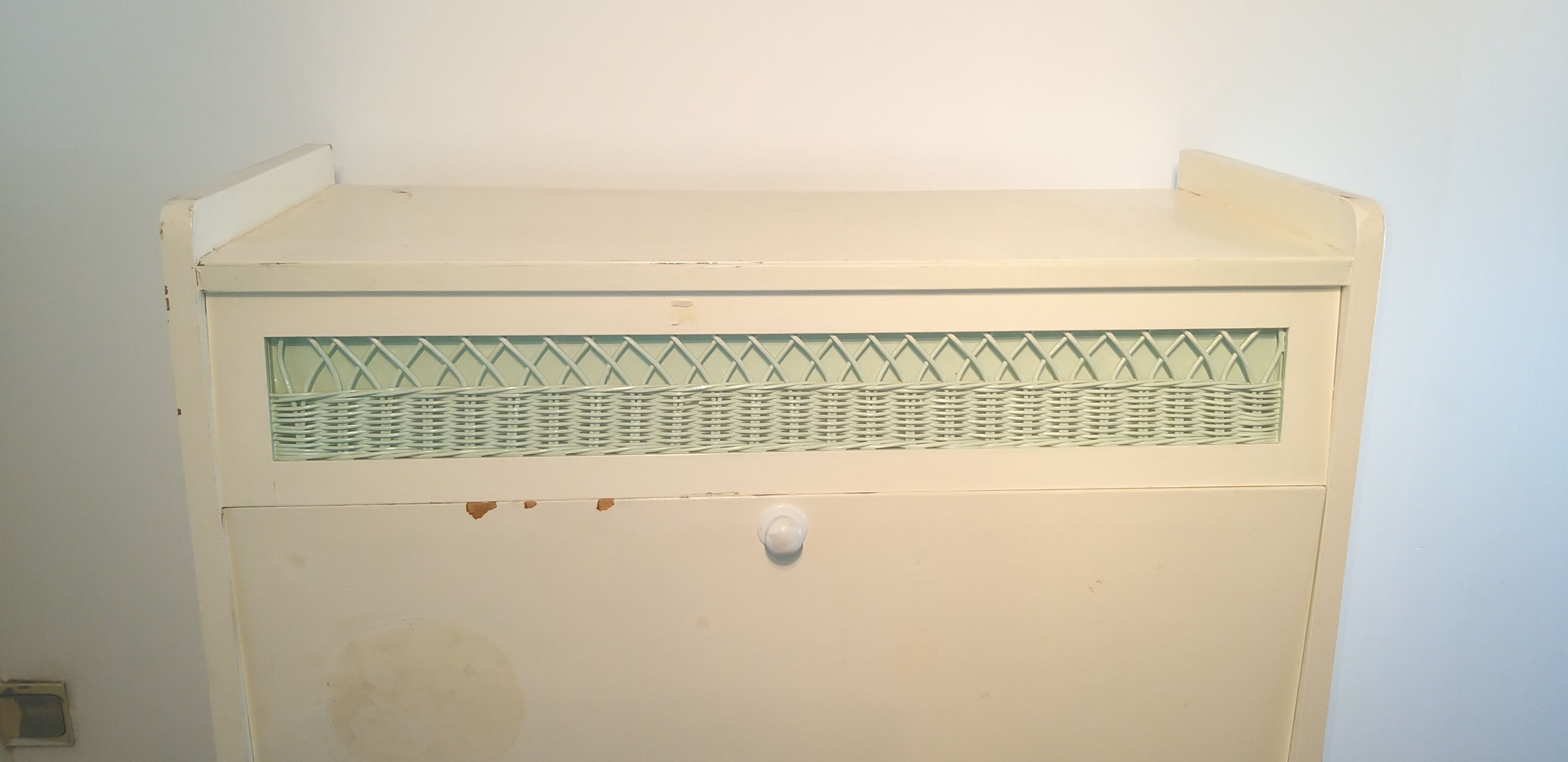 Commode secretaire en bois et rotin