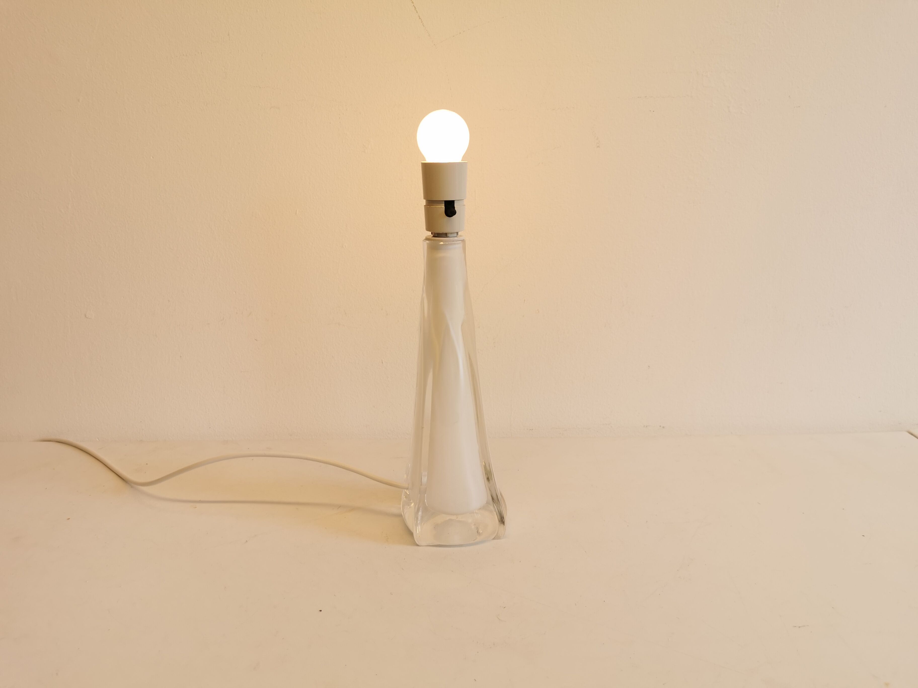 Pied de lampe avec plusieurs couches de verre