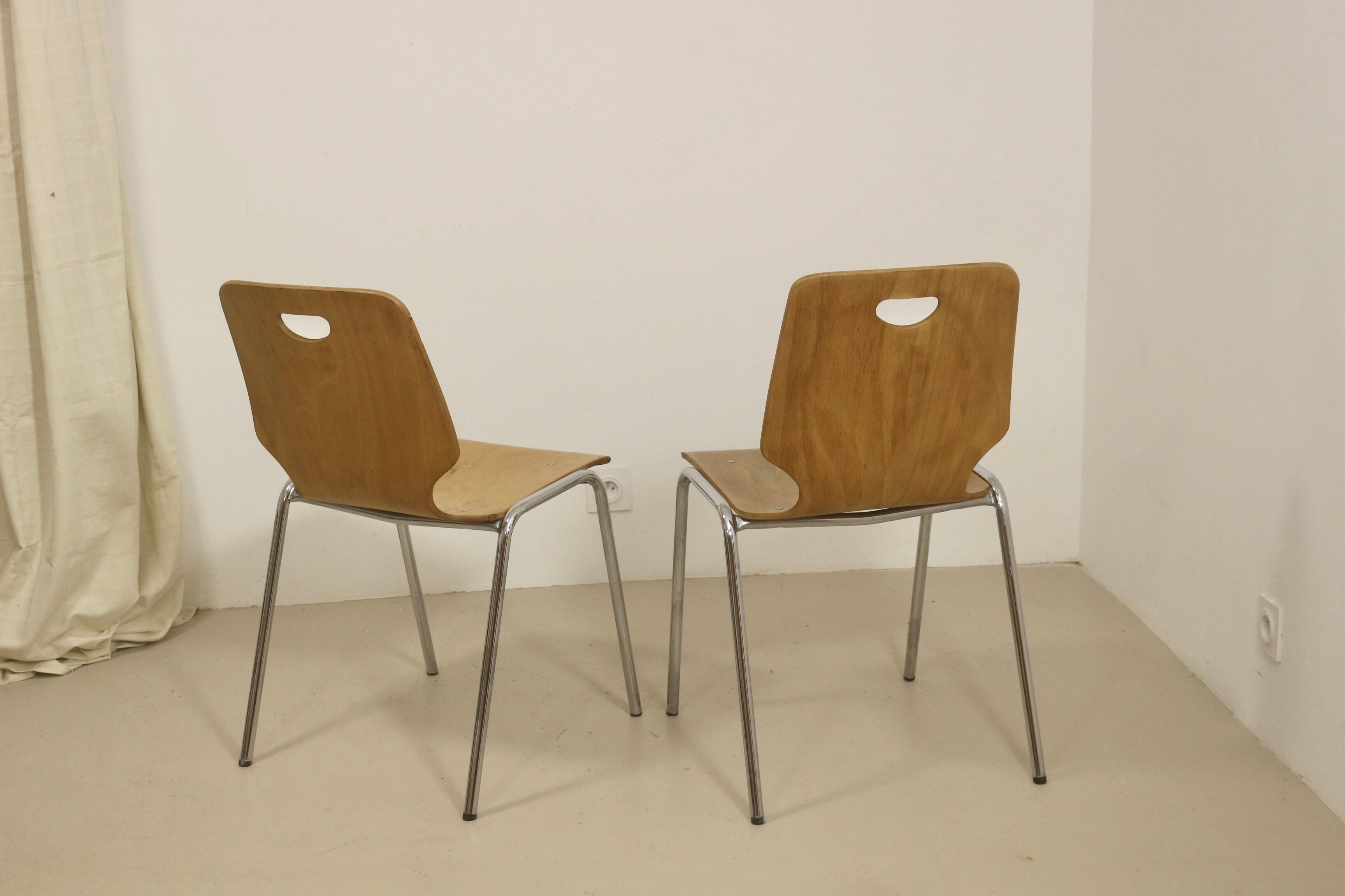 Pair of stackable chairs in Plywood plywood. Ref Leo.