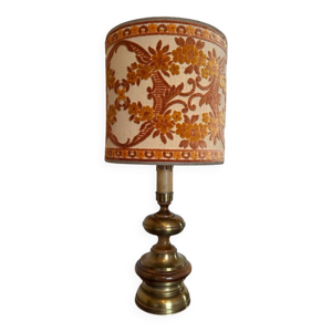 Lampe à abat-jour fleuri,