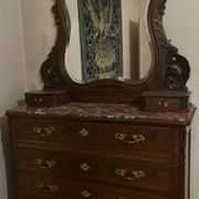 Commode ancienne avec miroir