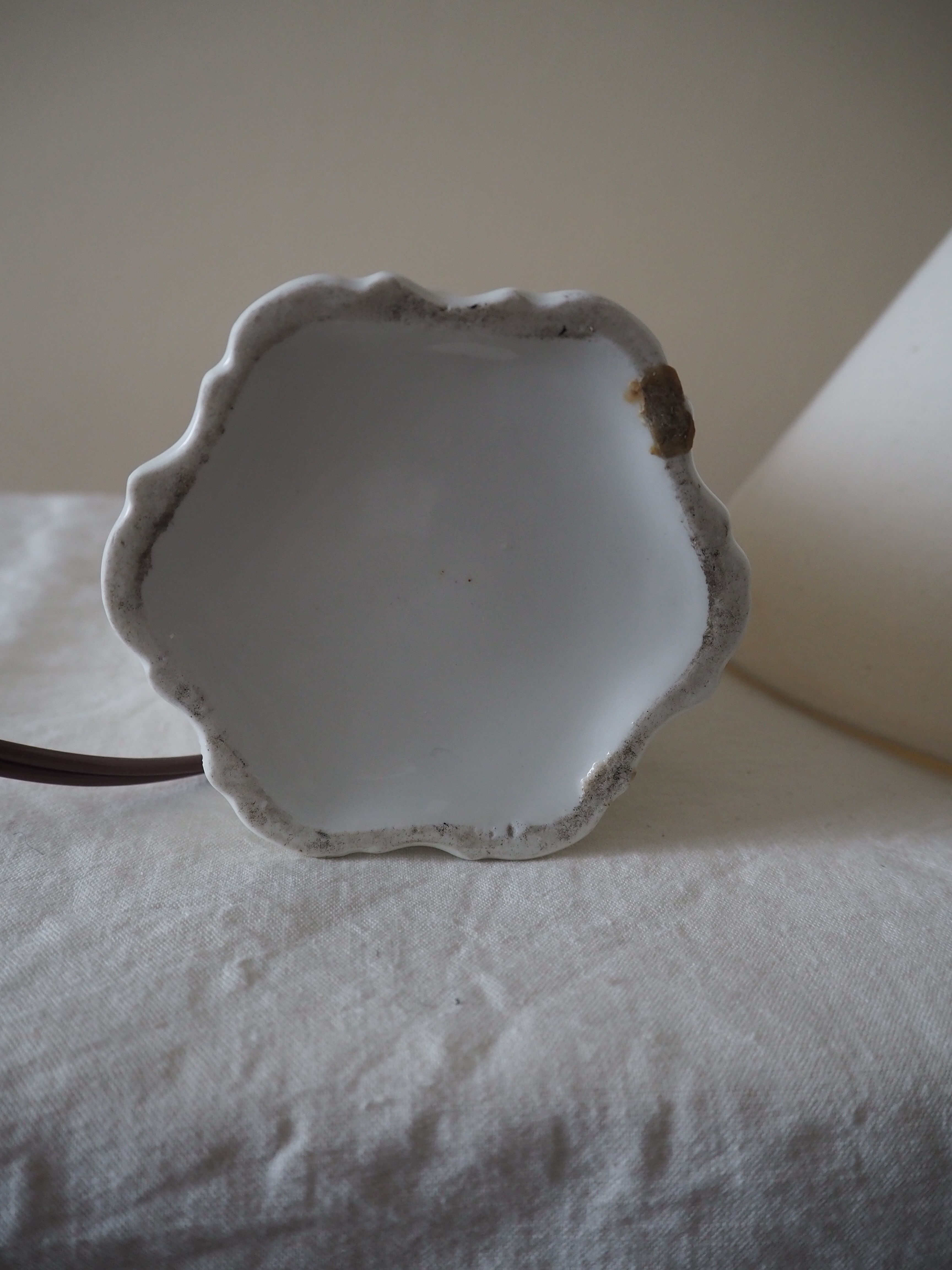 Table lamp in earthenware