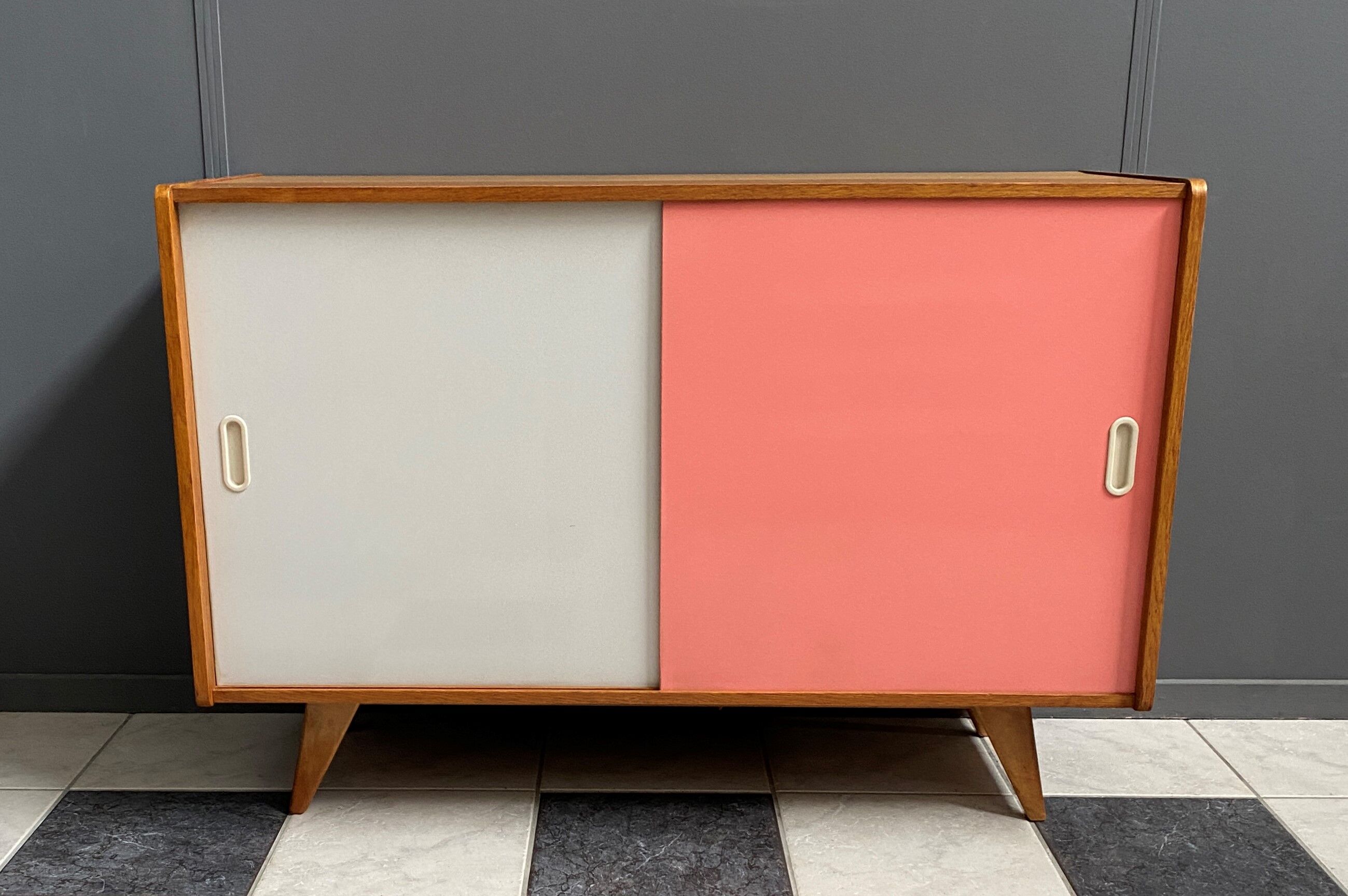 Jiri Jiroutek Pink sideboard model U452 1960s by Interier Praha