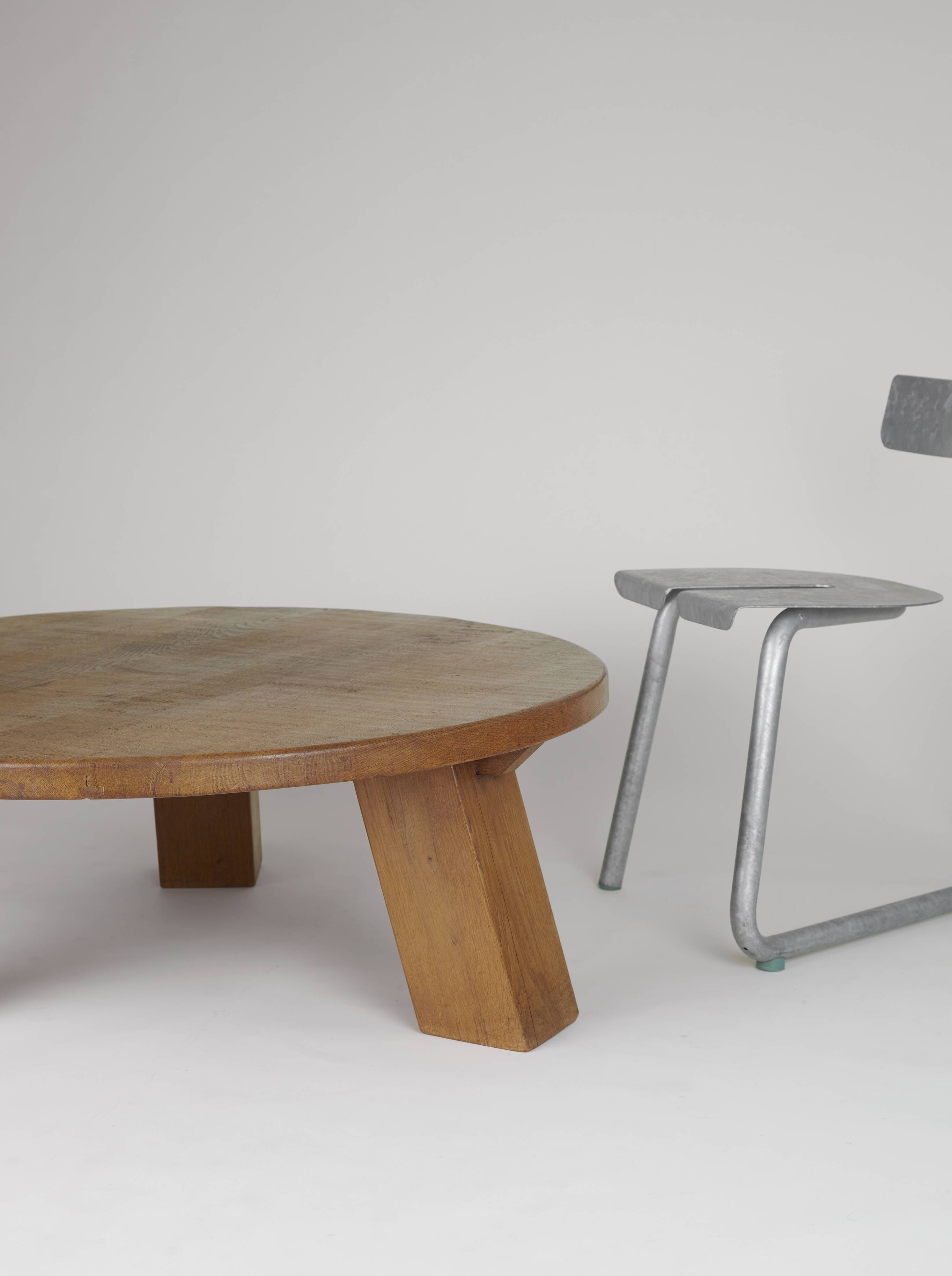 Brutalist round tripod coffee table in solid wood (Oak) Circa 1960